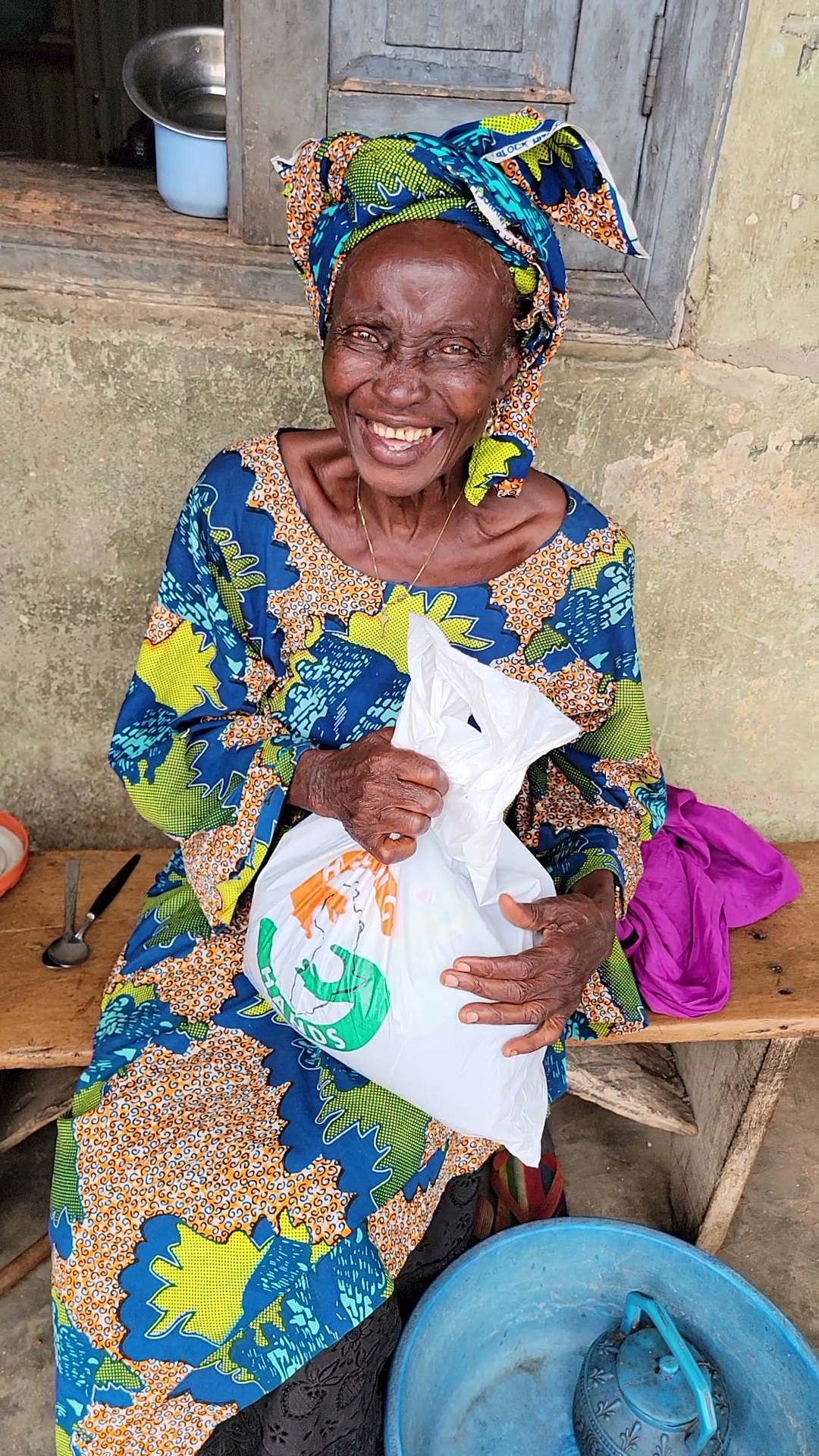 Helping Hands Africa Provides Palliatives to 200 Households in Kwara, Osun