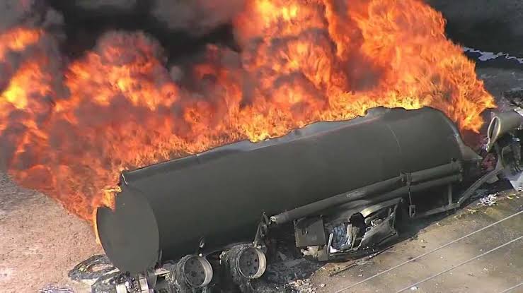 Five Burnt To Death Scooping Fuel From Fallen Tanker In Kwara