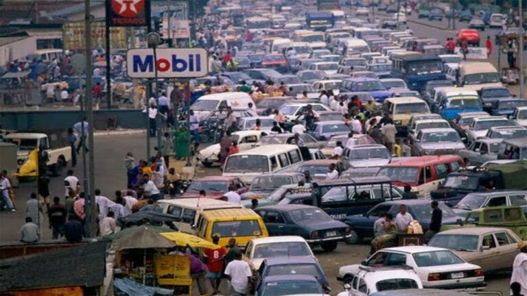 FG To Shut Errant Filling Stations As Petrol Hits N1,000/litre
