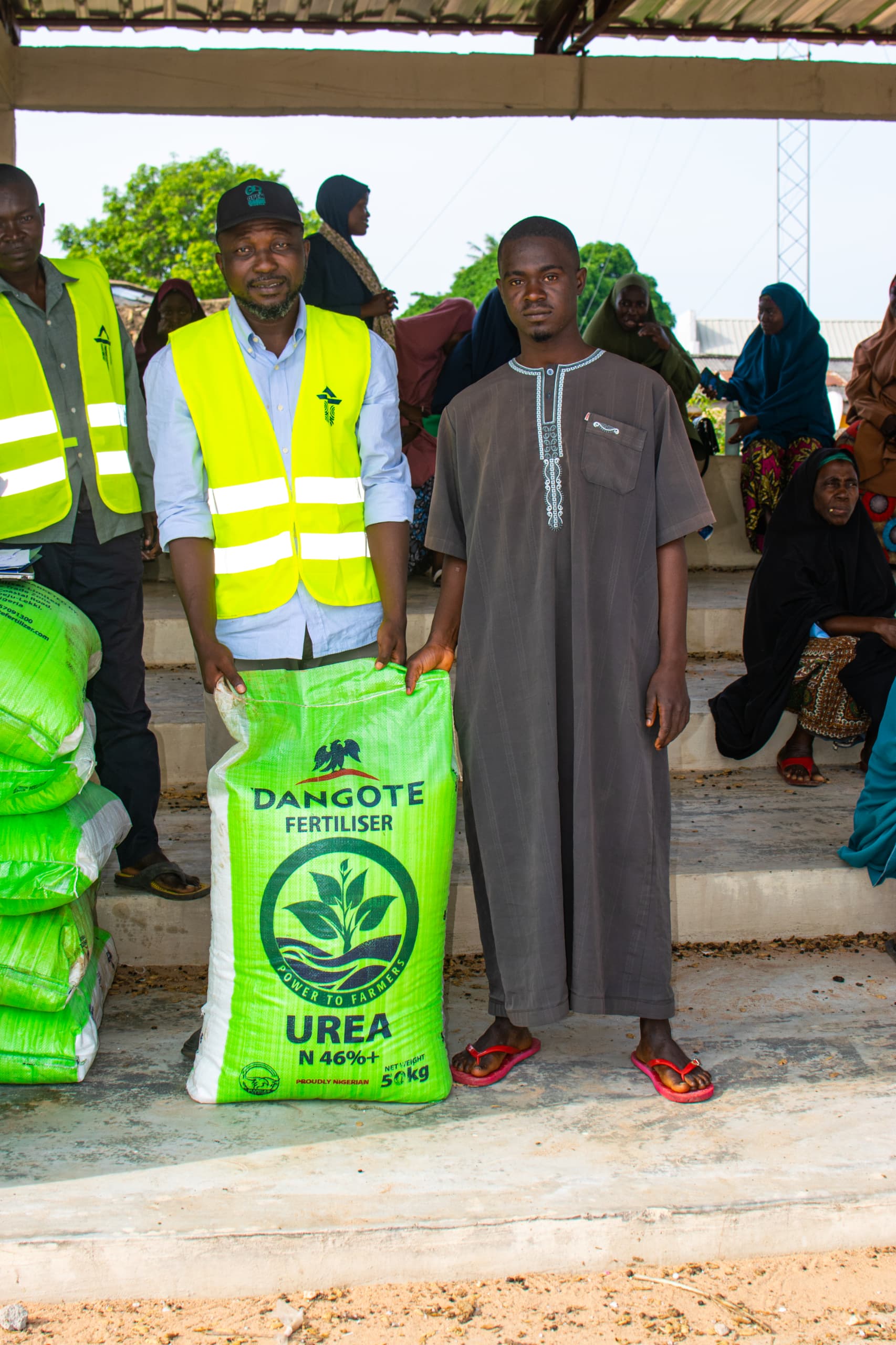 ‘Your Farm Inputs Enhancing Agric Productivity, Food Security In Kwara’ – Community Leaders Laud Saraki