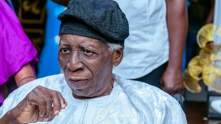 A Former Governor Of Oyo State, Omololu Olunloyo, Is Dead