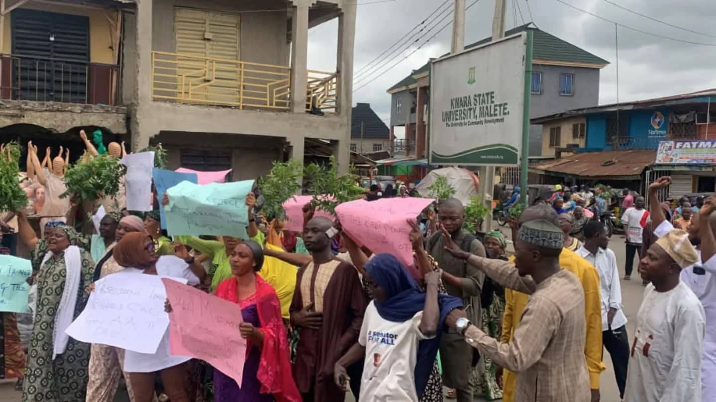 Protest Rocks Ilorin Over Stoppage Of Senator’s Multi-Million Naira Federal Hospital Project
