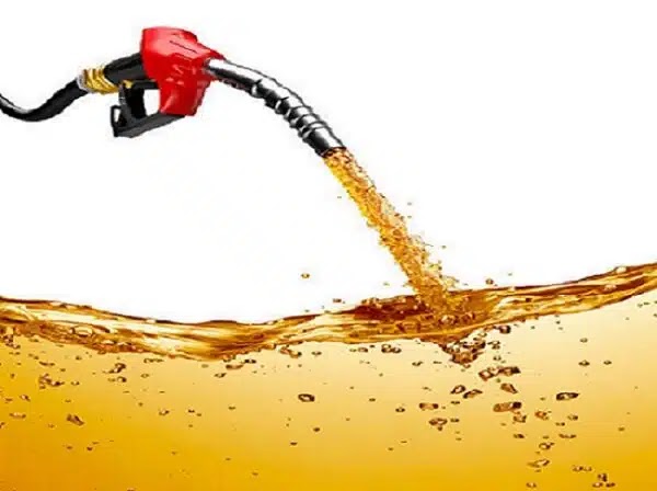 Nigerian Marketers Reduce Fuel Prices As FG Shuts Down Economy In Honour Of Buhari