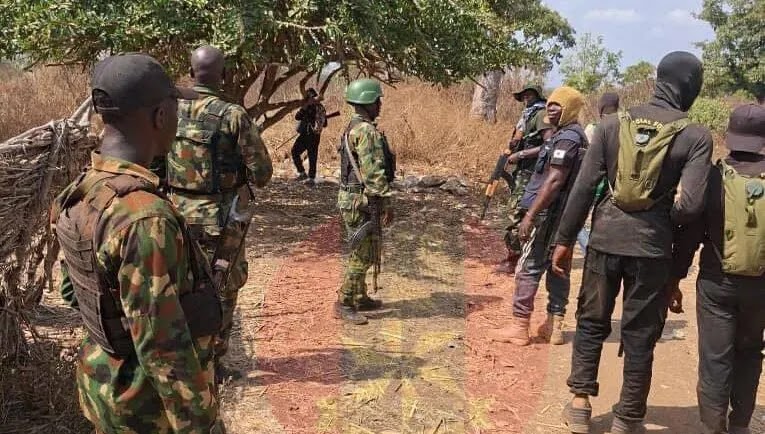 Drama As Suspected Kidnappers Attempt To Snatch Weapons From Soldiers in Plateau